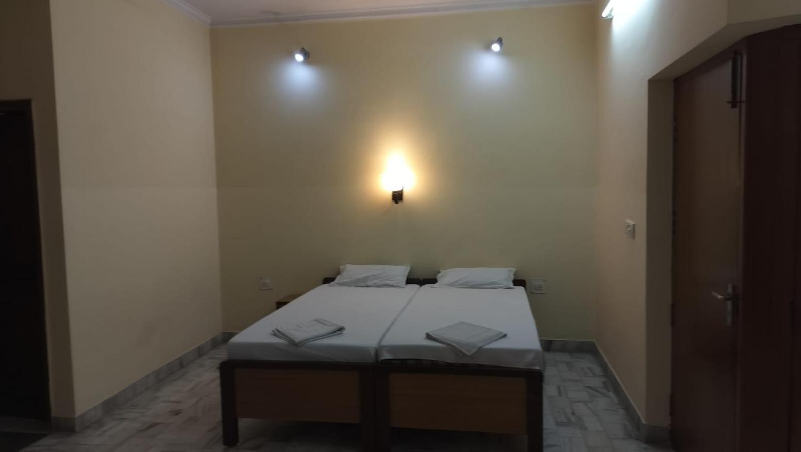 Sarnath Motel And Resort Varanasi Eksteriør bilde
