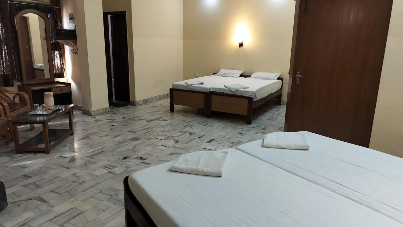 Sarnath Motel And Resort Varanasi Eksteriør bilde